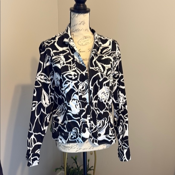 Coldwater Creek Jackets & Blazers - EUC Coldwater Creek Stylish Black and White Women's Jacket​​